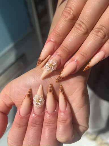 Gallery 32